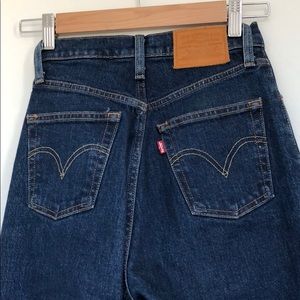 Levi’s Ribcage Straight Jeans 24